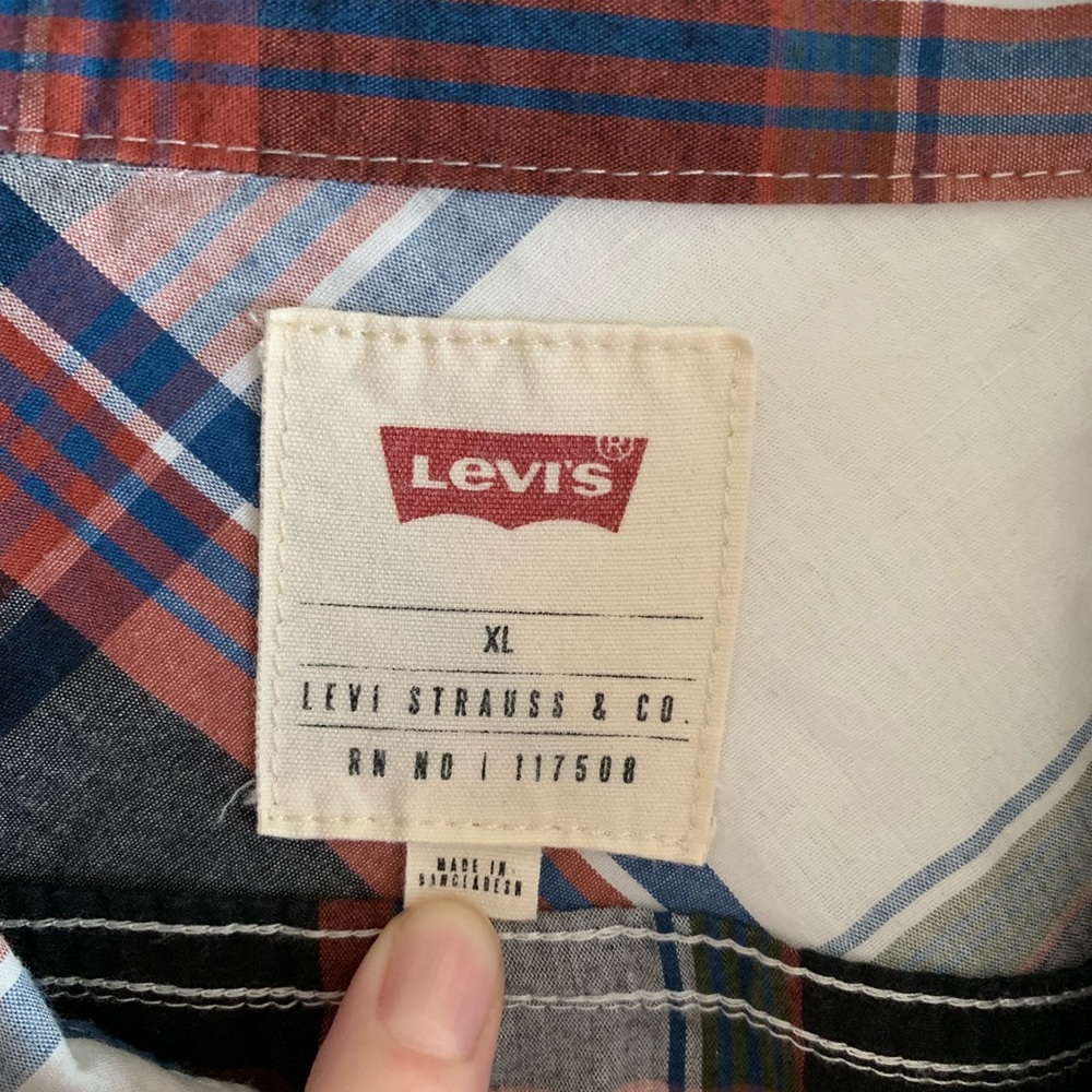 Levi’s Men’s Plaid Button Down Shirt - Picture 2 of 6